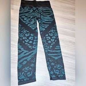 Xersion Women's Leggings Green Black Stretch Animal Print XL